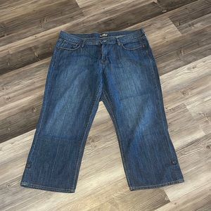 Old Navy cropped jeans size 14 regular.